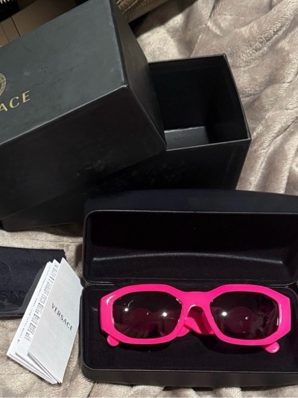 NEW Authentic Versace Medusa Biggie gold medallion 
Sunglasses In Fuchsia Fluo